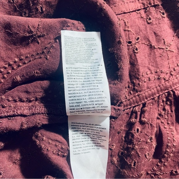 Old Navy Women’s Purple Blouse with Button Detail - Picture 5 of 7